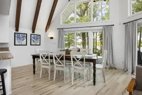 Stunning 180° Lake Views, Kerr Lake Retreat - Image 4
