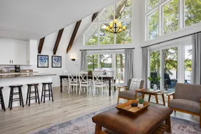 Stunning 180° Lake Views, Kerr Lake Retreat - Image 3
