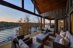 *Lakeside Landing* Luxury 4BR! Waterfront! - Image 2