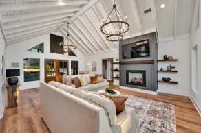 *Lakeside Landing* Luxury 4BR! Waterfront! - Image 4