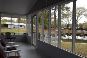 Cabin on Lake Hamilton - Image 3