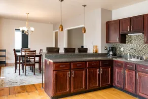 2nd floor loft near the lake! - Image 5