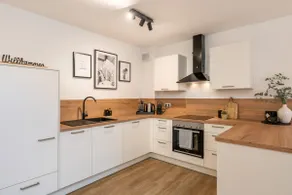 SHINY HOMES | Modern living in the city center - Image 4
