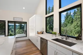 Walk to Wine Tasting House w/ View 4BD/3.5BA - Image 5