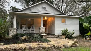 Private 1-Bedroom Apartment on Historic Horse Farm - Image 2