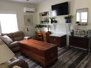 Private 1-Bedroom Apartment on Historic Horse Farm - Image 3