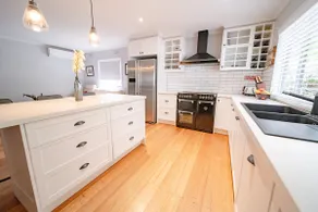 4 Bedroom fun house - spa, sauna, fire pits & more - Image 3