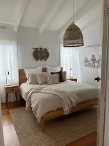 Coastal gem only 300 metres from Red Rocks Beach! - Image 2