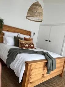 Coastal gem only 300 metres from Red Rocks Beach! - Image 4
