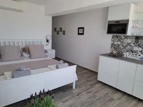 Studio 6 - Sea-View Studio with kitchenette - Image 4