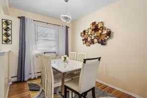 Cheerful Spacious Home near Lake Owasso - Image 2
