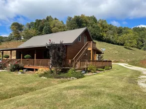 Farm Stay at Holly Haven Cabin -Graham Estates LLC - Image 2