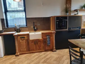 Stylish 2BR Stay in Rochdale - Image 4