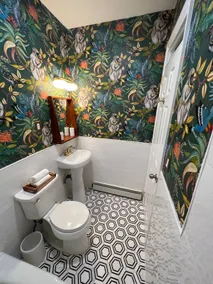 Brownstone Apartment and Backyard - Image 2