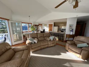 Riverhouse - Image 2