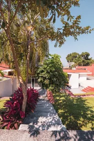 Big House with heated pool, jacuzzi, and barbecue. - Image 4