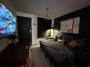 Cozy apartment. Free parking. Pet friendly - Image 5