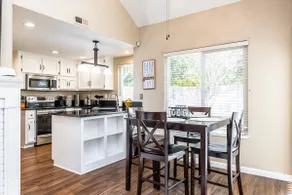 Cheerful 4BR Home W/ Washer & Dryer + Fireplace - Image 5
