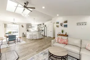 Paradiso Cottage w/Hot tub, 15 mins away from Mt. Rainier Park entrance - Image 5