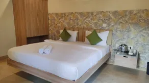 AC Cottage With Swimming Pool - Image 3