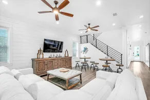 Latitude! New 8 Bedrooms! Beach! - Image 2