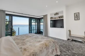 The Sunset Lane Waterfront Home - Image 5
