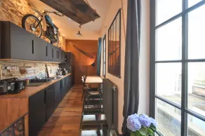 Beautiful air-conditioned loft in the center - Image 4