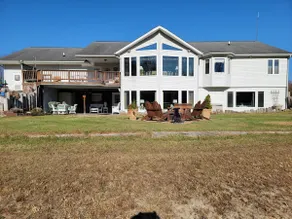 2300 sq ft of serenity & activity with pond - Image 2