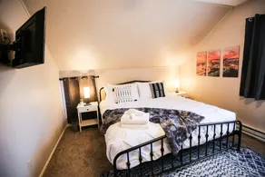 Irvine Park Retreat 5BR~Xcel~DT~River By Lux Life - Image 2