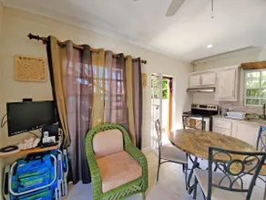 Beachfront South Coast Apartment, Great Location! - Image 4