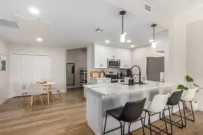 Cozy Condo |1BR+DEN| Washer/Dryer, Pool & Jacuzzi! - Image 4