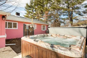Hot Tub | BBQ | Pet & Kid-Friendly|FirePit|Hiking - Image 2