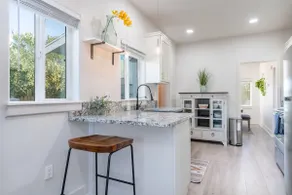 Fresh bungalow next to UArizona! - Image 2