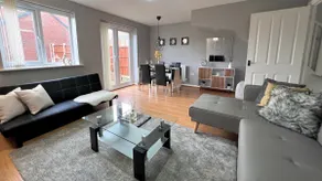 Modern 3 BR House for Contractors - Image 2