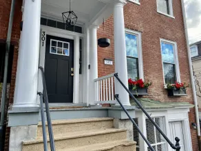 Cozy Modern Retreat | Walkable to Nightlife + VCU - Image 5