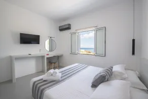 Kamara Sea View Junior Suite - Image 2