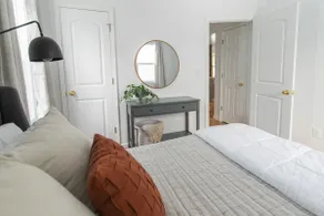 Newly renovated home -Title Town - Image 5