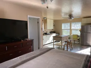Cozy Guesthouse on 5 acres - Image 2