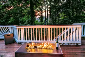 Mountain Getaway - 7 beds (2 King) - Large Common Area - Image 2
