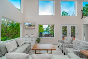 Modern Lakeview Escape - Image 2