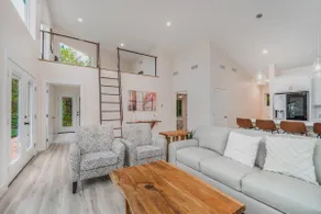 Modern Lakeview Escape - Image 3