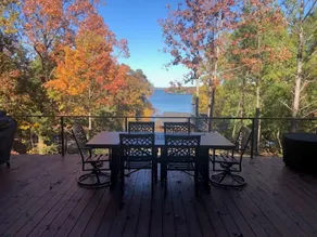 Modern Lakeview Escape - Image 4