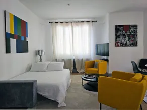 Victor, Beautiful 2-room in Hyper center with balcony - Image 5