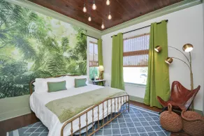 Cozy Flat, King size bed on Sealy, Walk to Strand! - Image 3