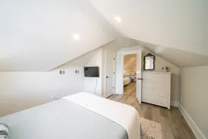 Modern & Historic Home on Broadway - Image 3