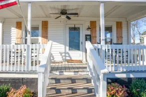 Cozy Convenient Cottage - Image 2