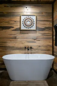 Luxury Guest Favorite River Ranch Lodge Sleeps 9! - Image 2