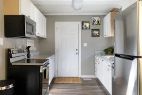 Cozy Vintage Ranch - Image 4