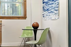 A Hand-some Place • Vintage 1BR Near Wrigley - Image 4