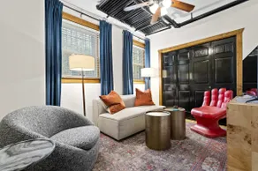 A Hand-some Place • Vintage 1BR Near Wrigley - Image 2